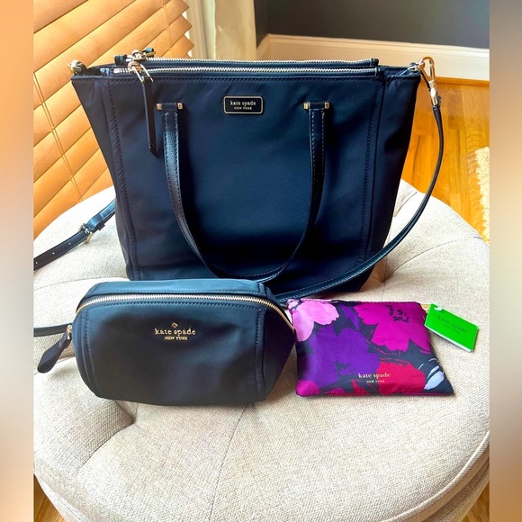 kate spade Handbags - Kate Spade Black Tote (EUC) w/Matching New Travel Cosmetic Case & Foldable Tote